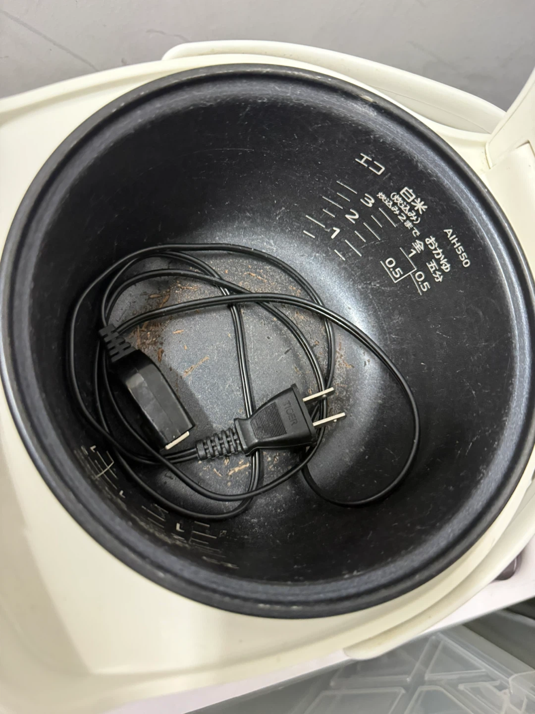 Tiger JAI-R1 Rice Cooker - photo 3