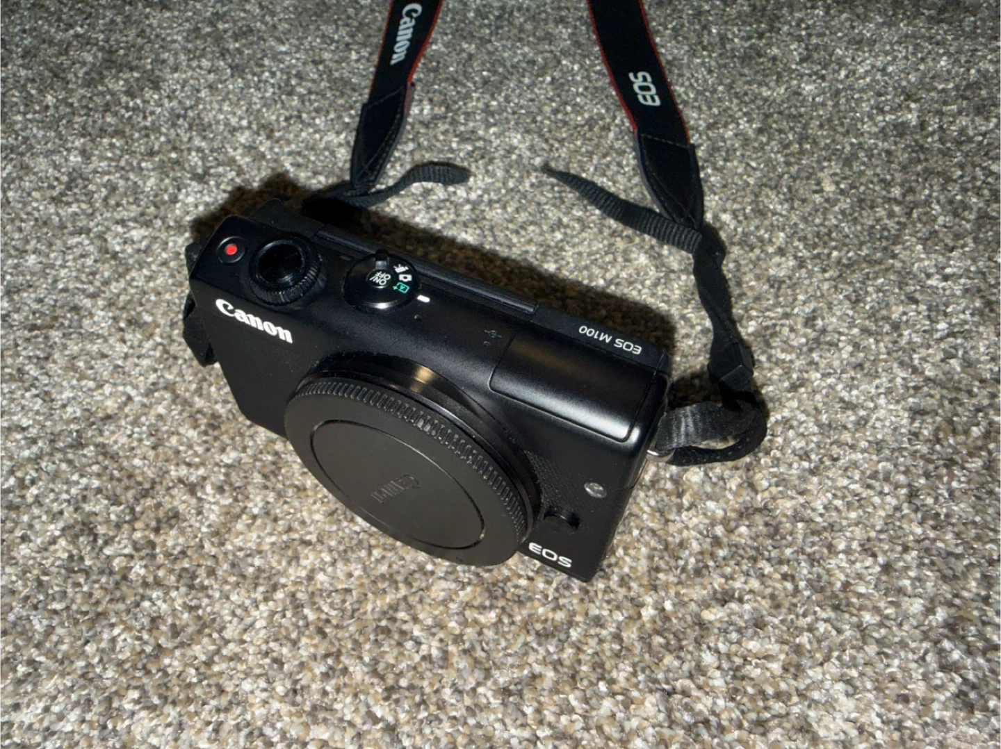 Canon EOS M100 Mirrorless Camera with 15-45mm Lens - photo 2