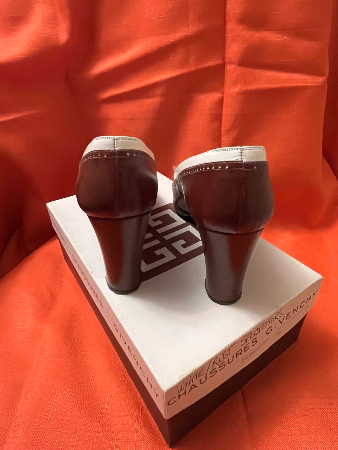 Givenchy Paris Brown & White Leather Heels - photo 2