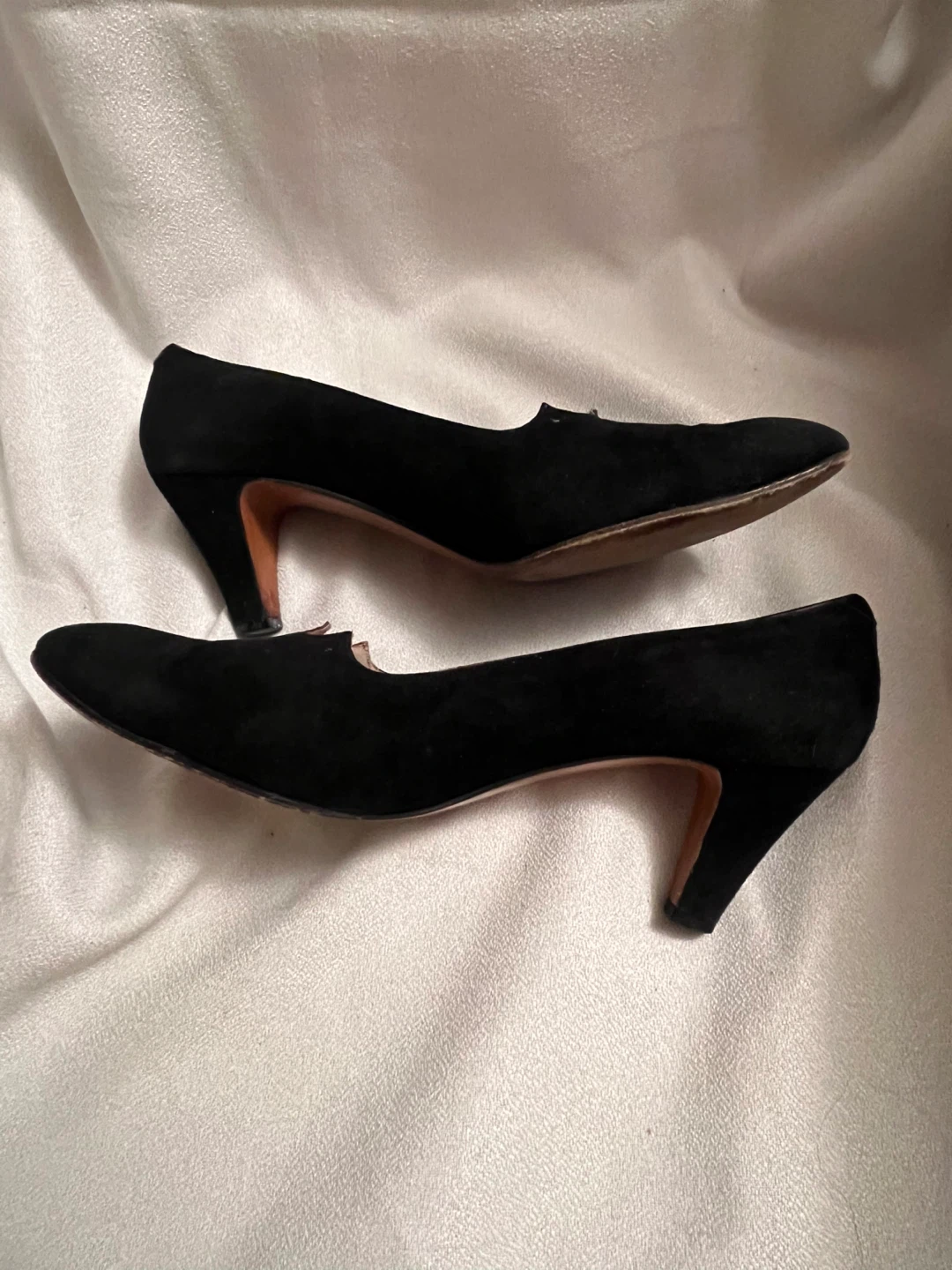 Black Suede Pumps by Amalfi by Rangoni - photo 5