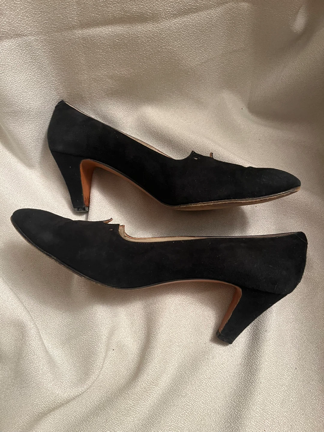 Black Suede Pumps by Amalfi by Rangoni - photo 3