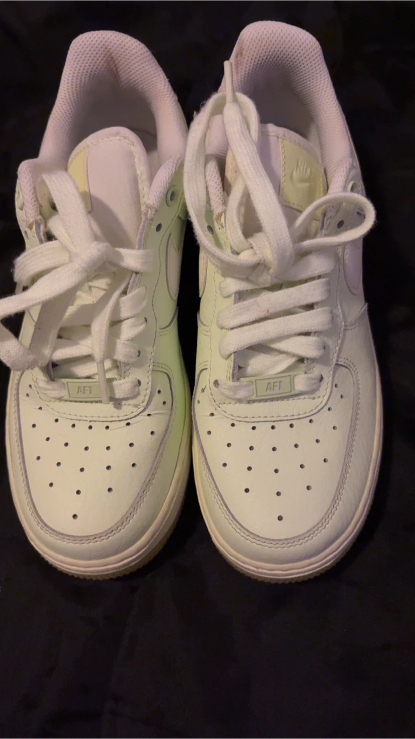 Nike Air Force 1 "AF1" Low Top Sneakers