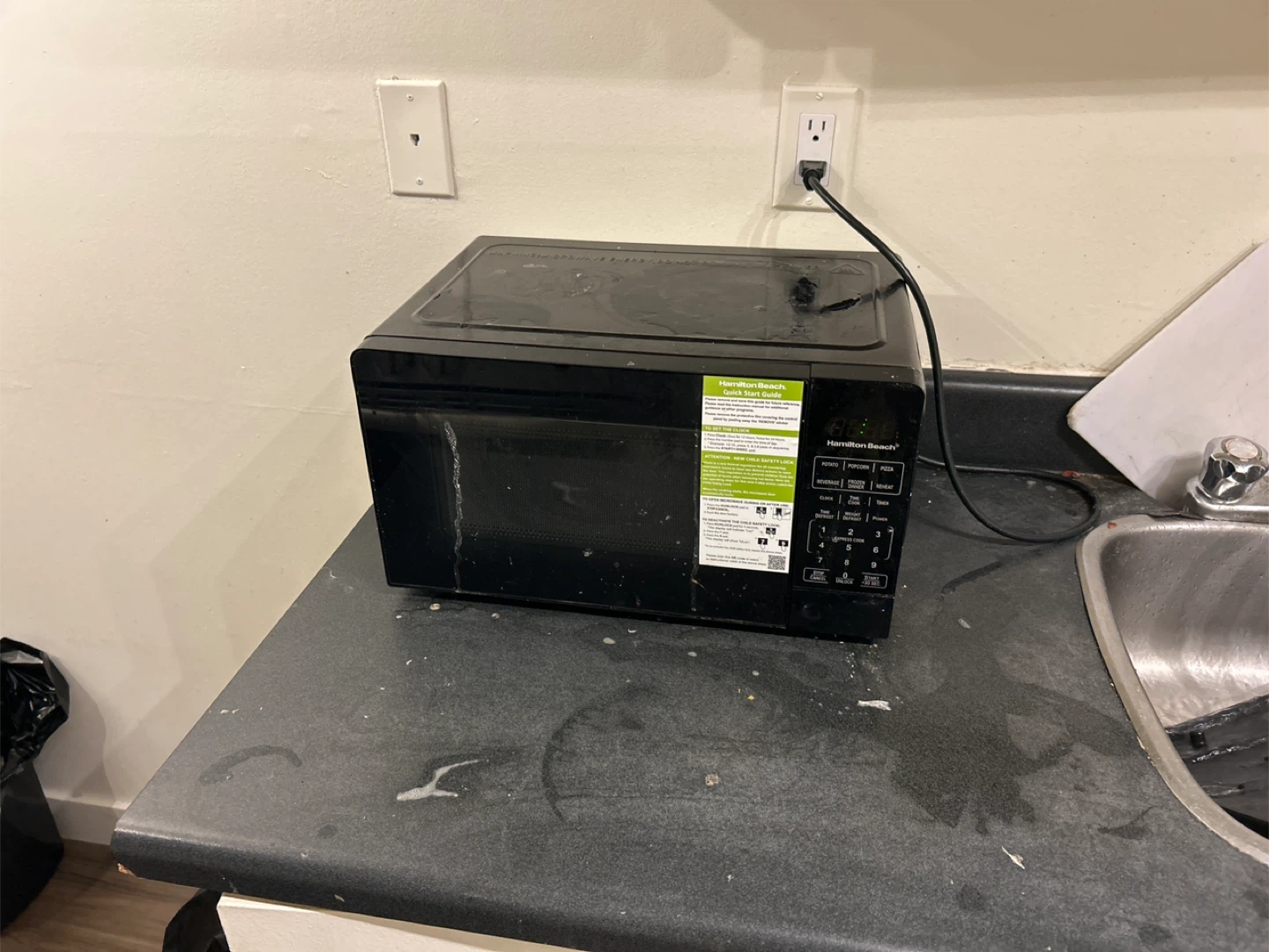 Hamilton Beach Black Microwave - photo 2