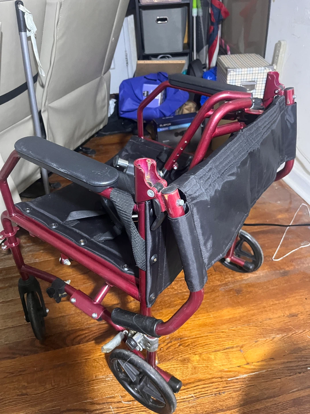 Red transporter wheelchair - photo 3