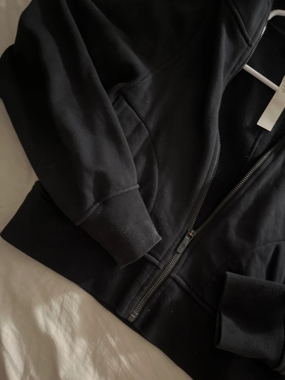 Lululemon Black Cropped Zip Hoodie Jacket - photo 4