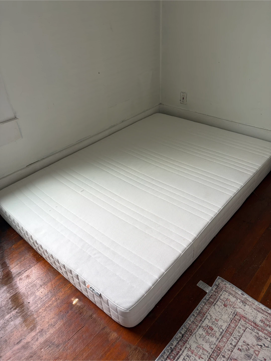 Mattress and foam topper - photo 4