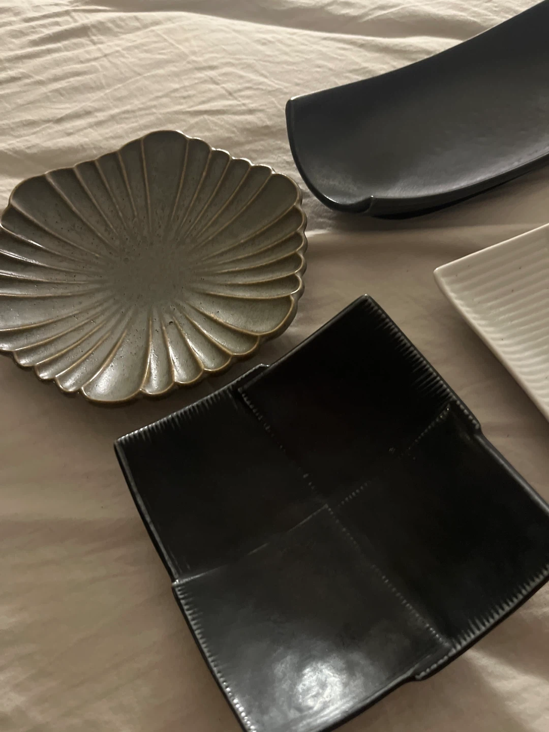 Set of 4 Japanese Ceramic Plates - photo 2