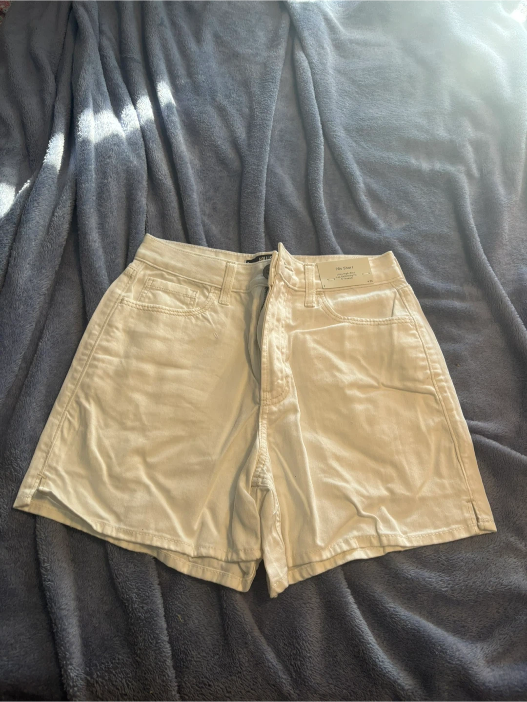 Hollister 90s Short Ultra High-Rise 3" Inseam