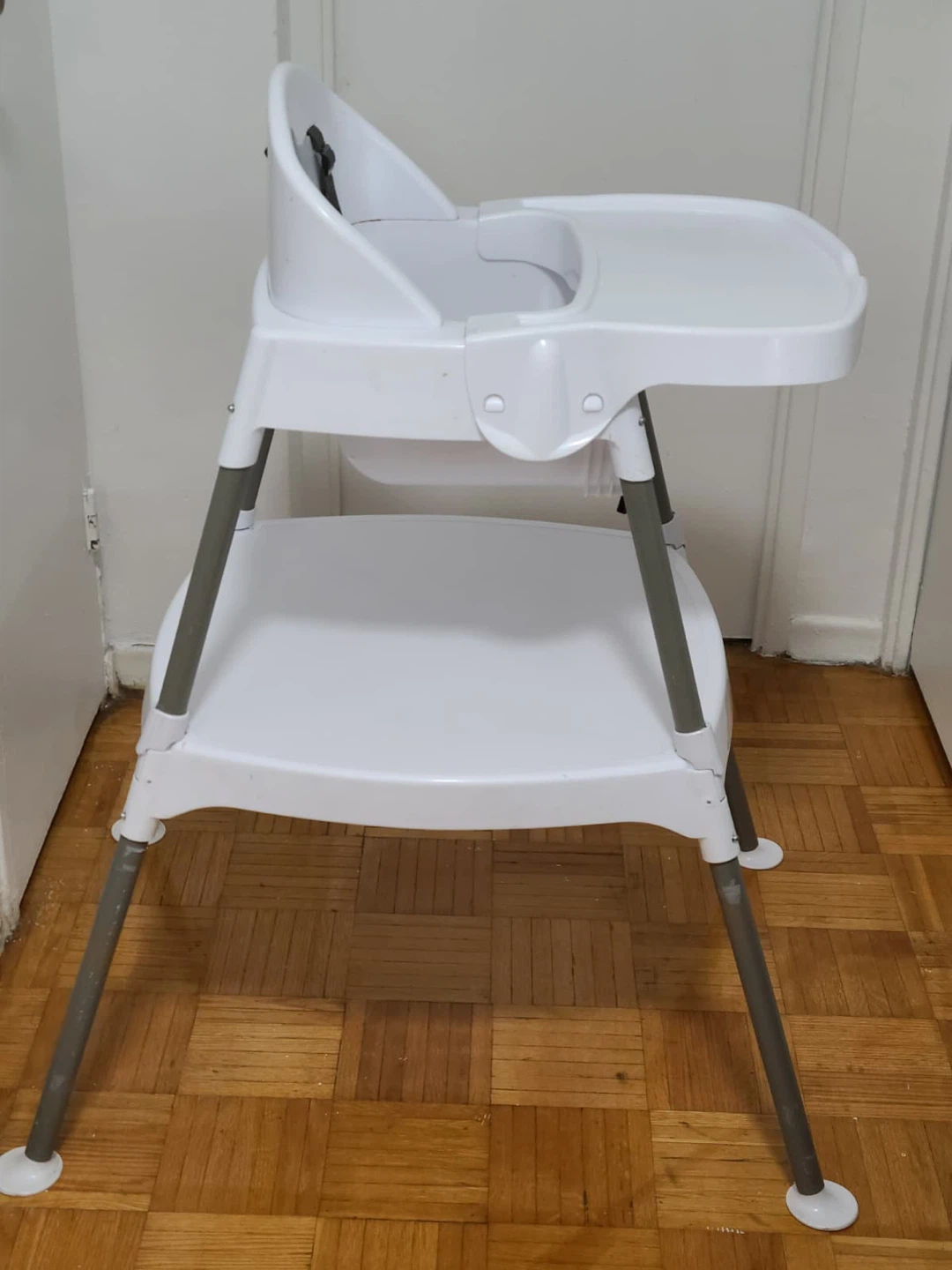 Evenflo White High Chair - photo 3
