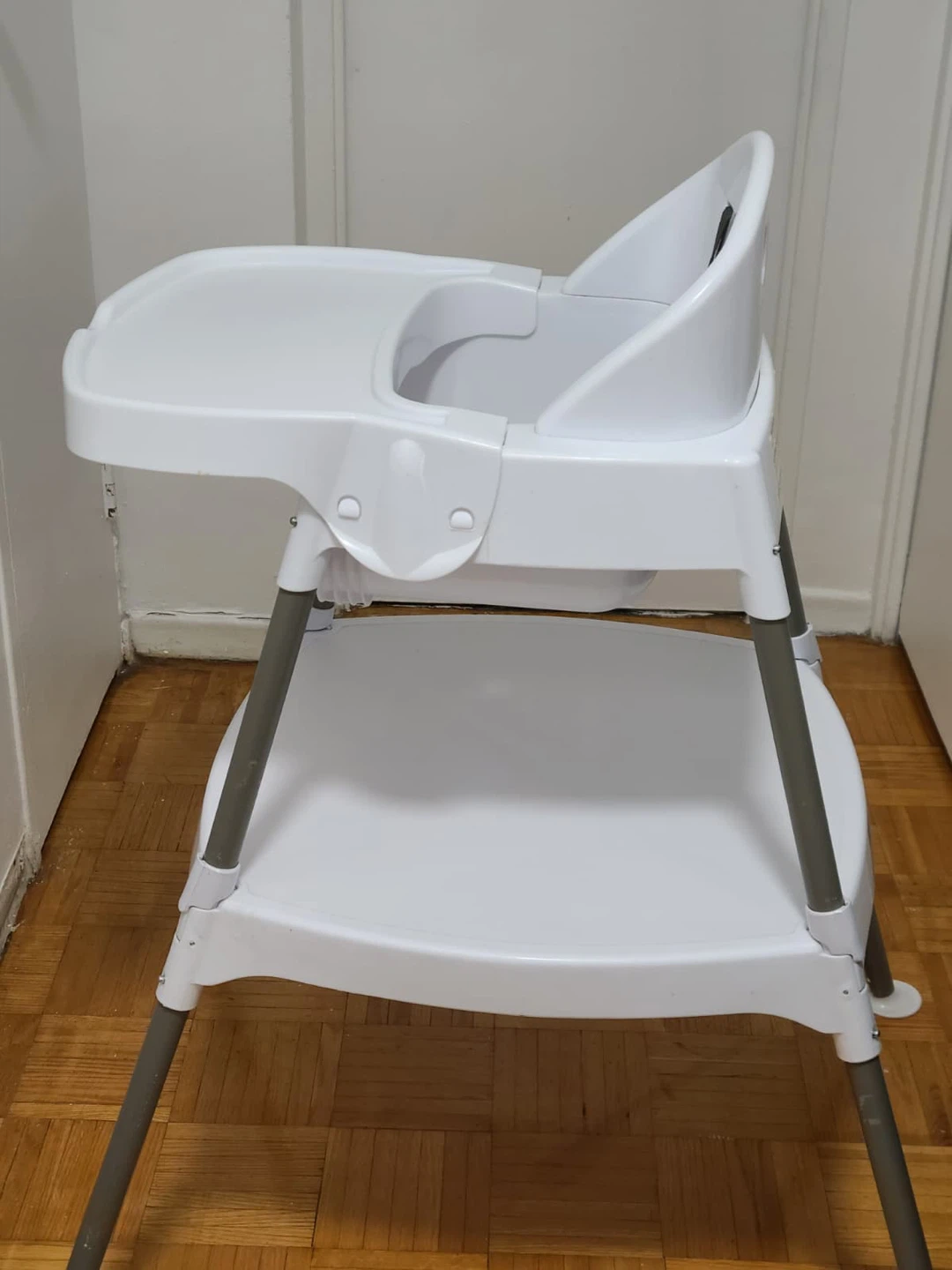 Evenflo White High Chair - photo 2