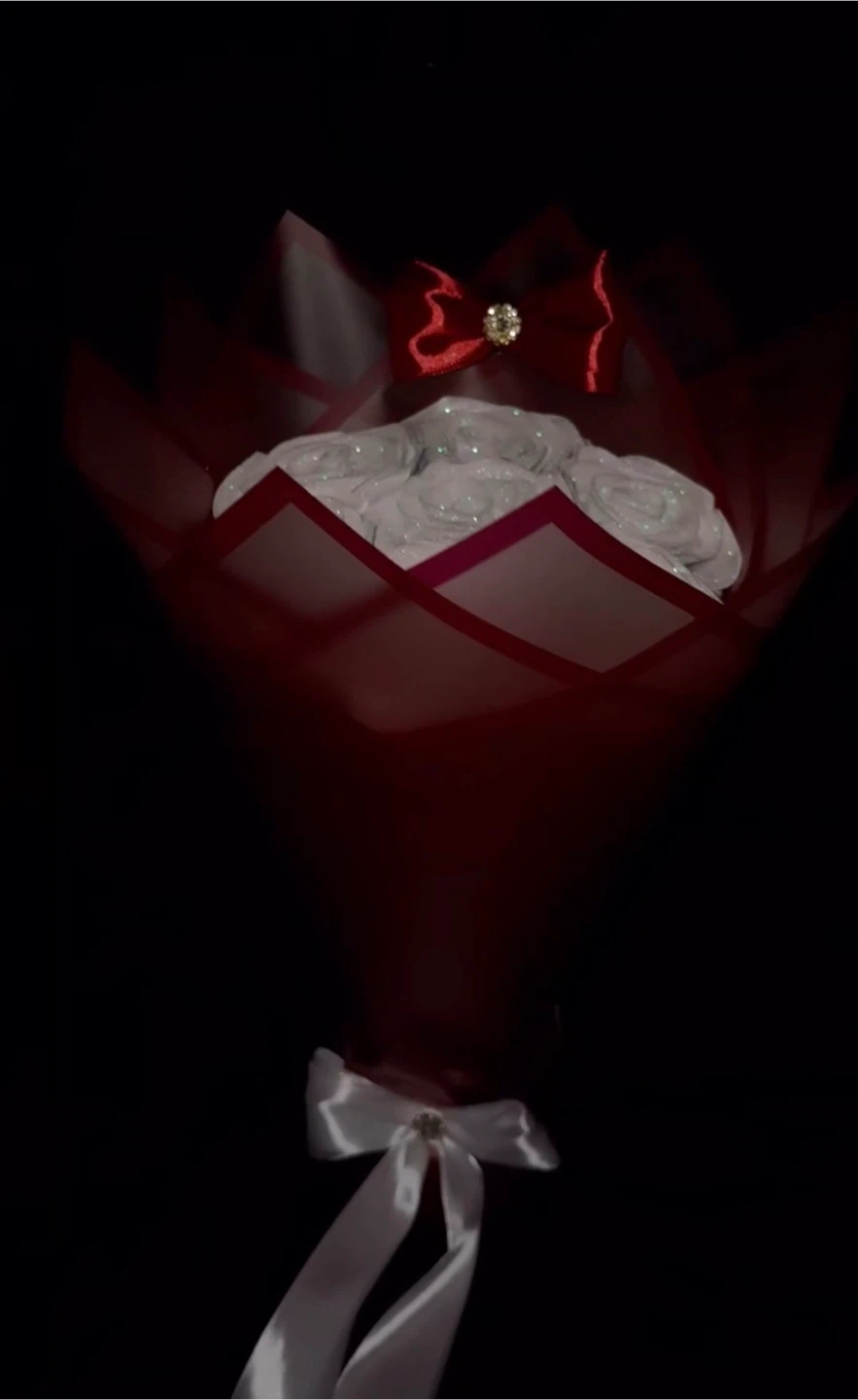 Glitter roses