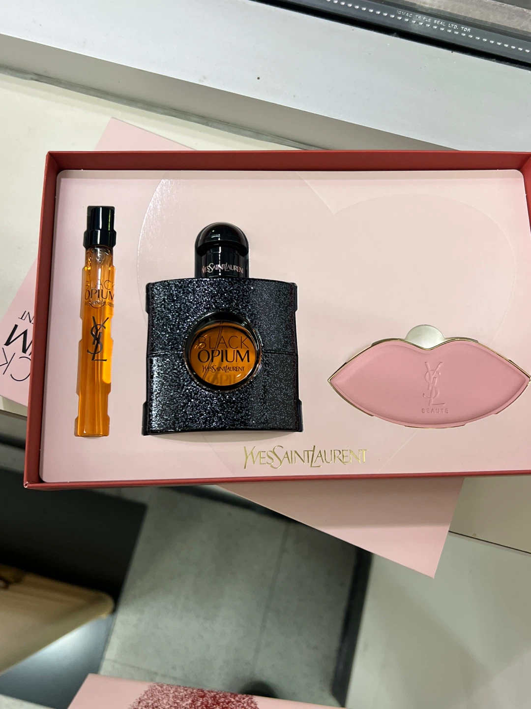 Yves Saint Laurent Black Opium Eau de Parfum Gift Set
