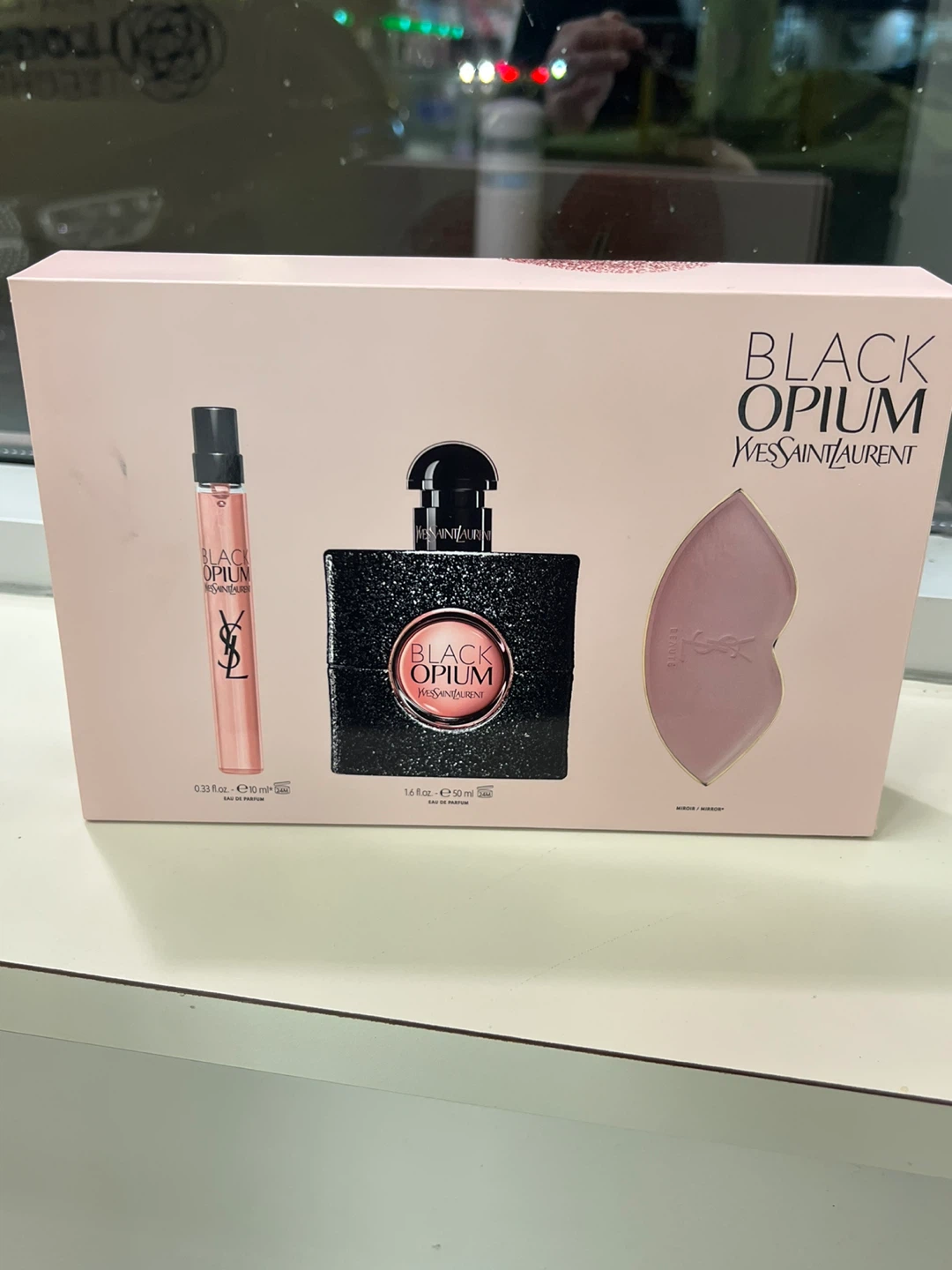 Yves Saint Laurent Black Opium Eau de Parfum Gift Set - photo 4