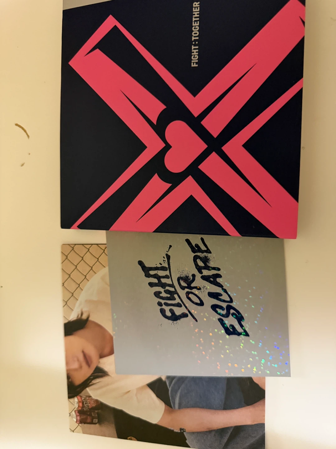 TXT The Chaos Chapter: Fight Or Escape Album - photo 2