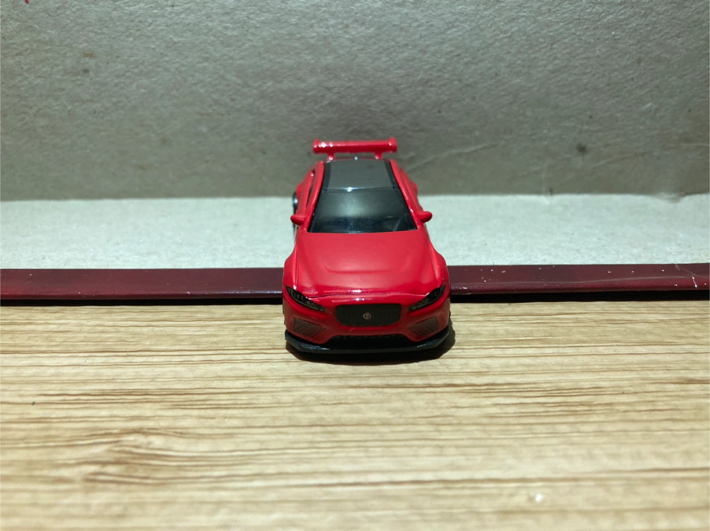 Hot Wheels Loose / Jaguar XE SV Project 8 / Red - photo 2