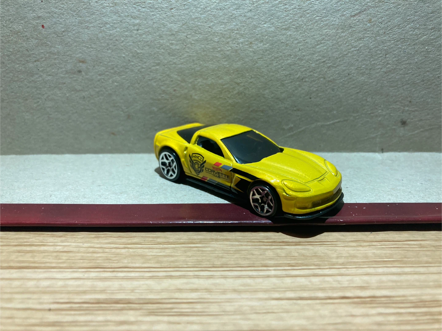 Hot Wheels Loose / 12 Corvette Z06 / Yellow