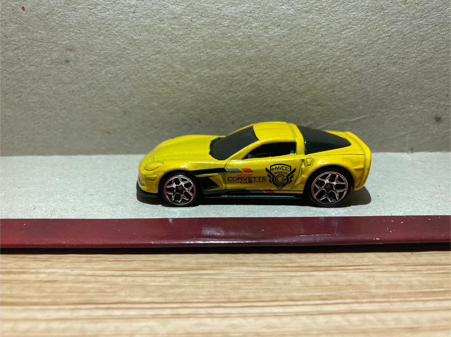 Hot Wheels Loose / 12 Corvette Z06 / Yellow - photo 3