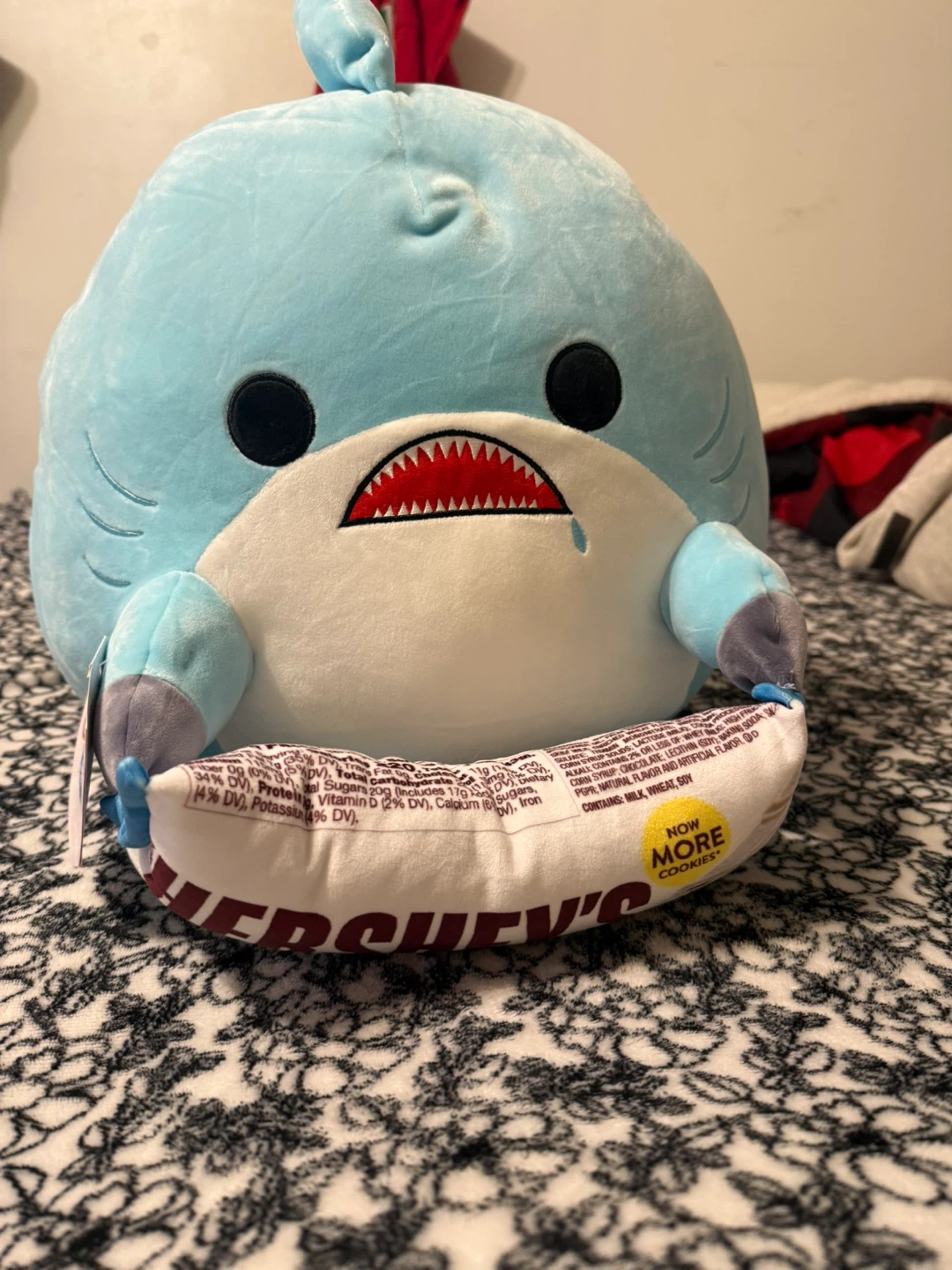 Plush Shark Toy Holding Hershey's Cookies 'n' Creme Bar - photo 2