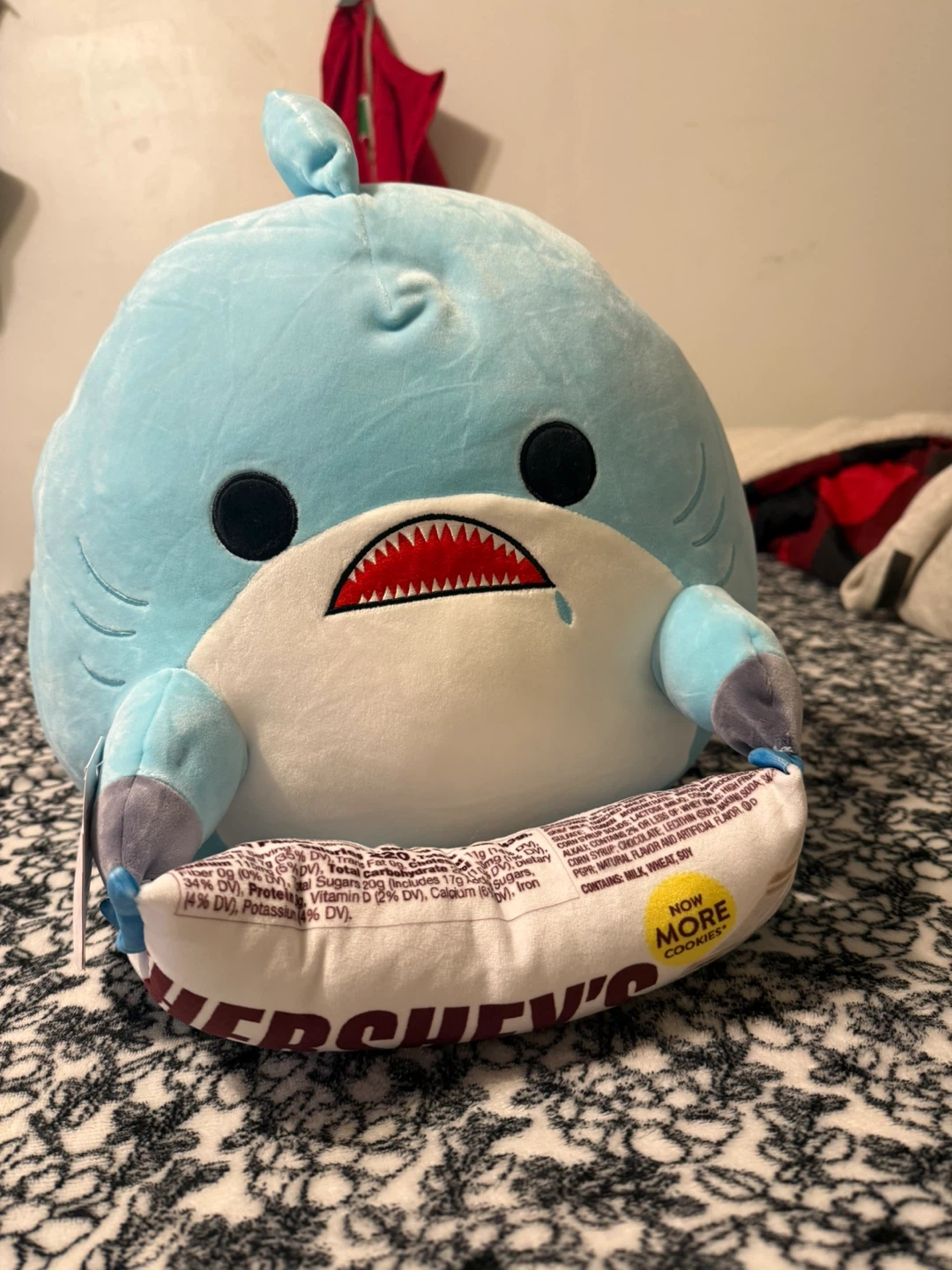 Plush Shark Toy Holding Hershey's Cookies 'n' Creme Bar - photo 3