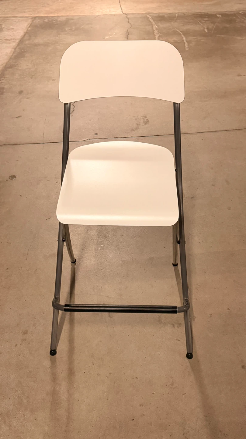 4 sets of White Folding bar Chair with Wood Trim