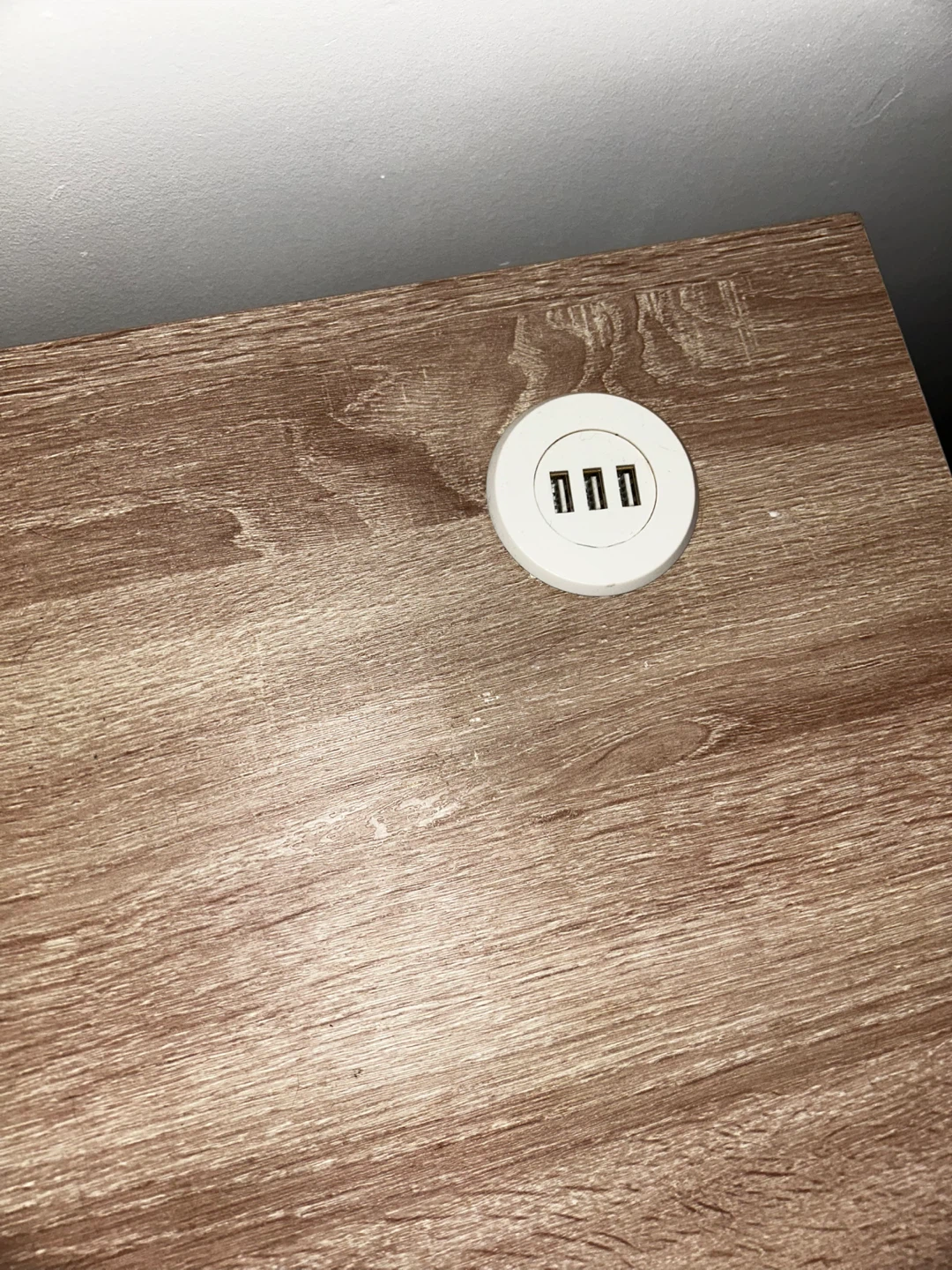 Modern Desk with 3 USB Ports - photo 3