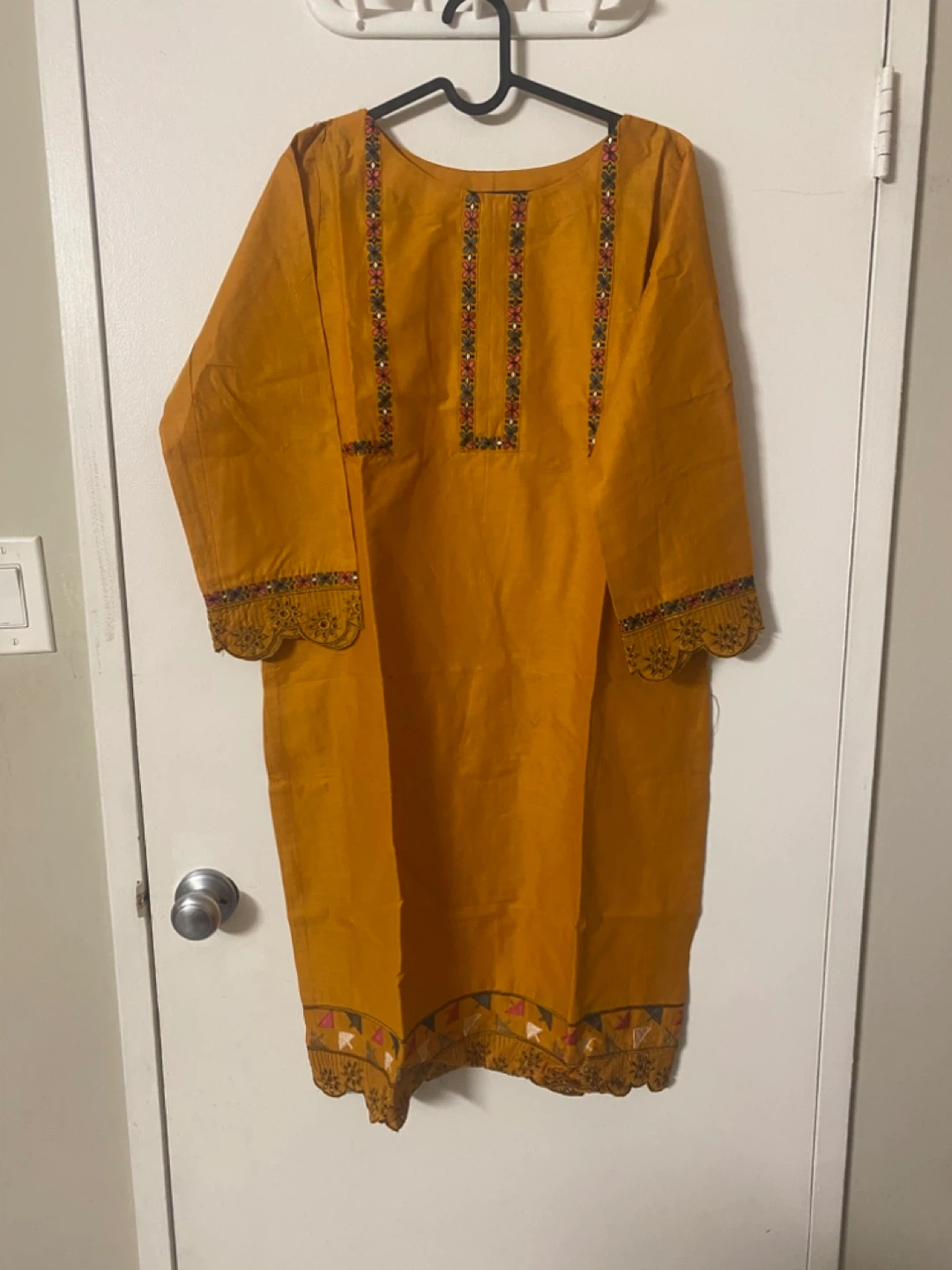 Brand new Mustard Yellow Embroidered Kurta Set - photo 5