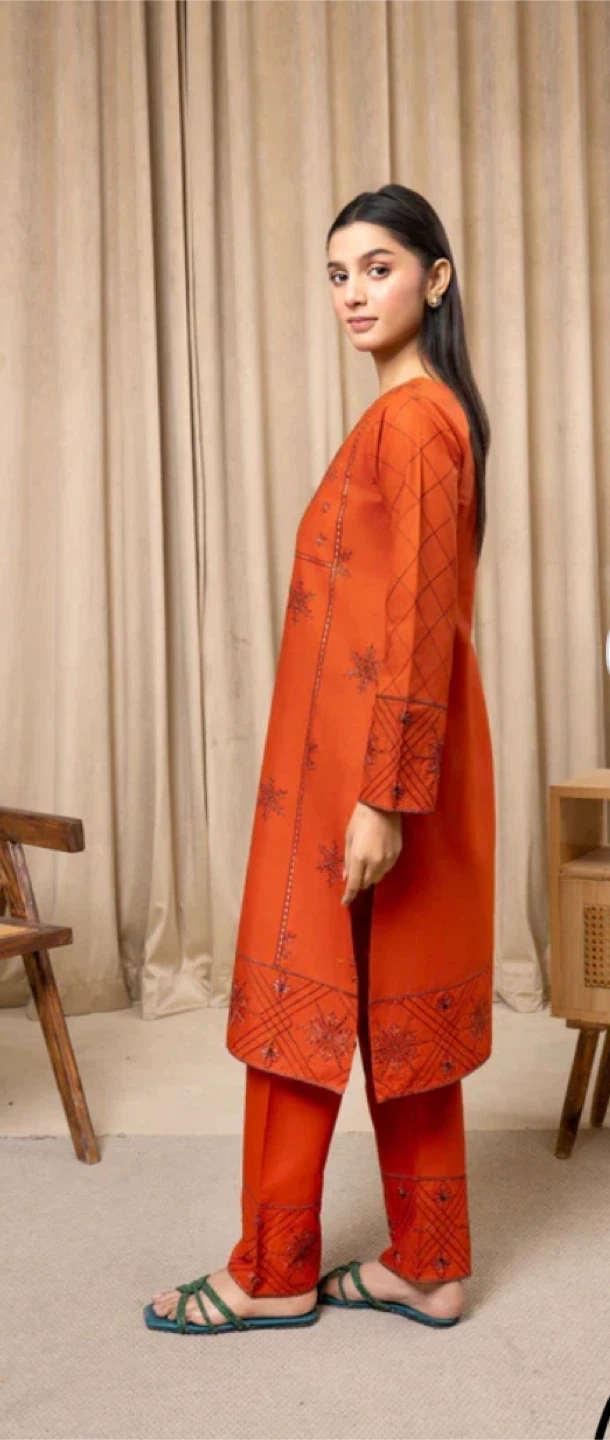 Brand new Embroidered kurta and pant set - photo 2