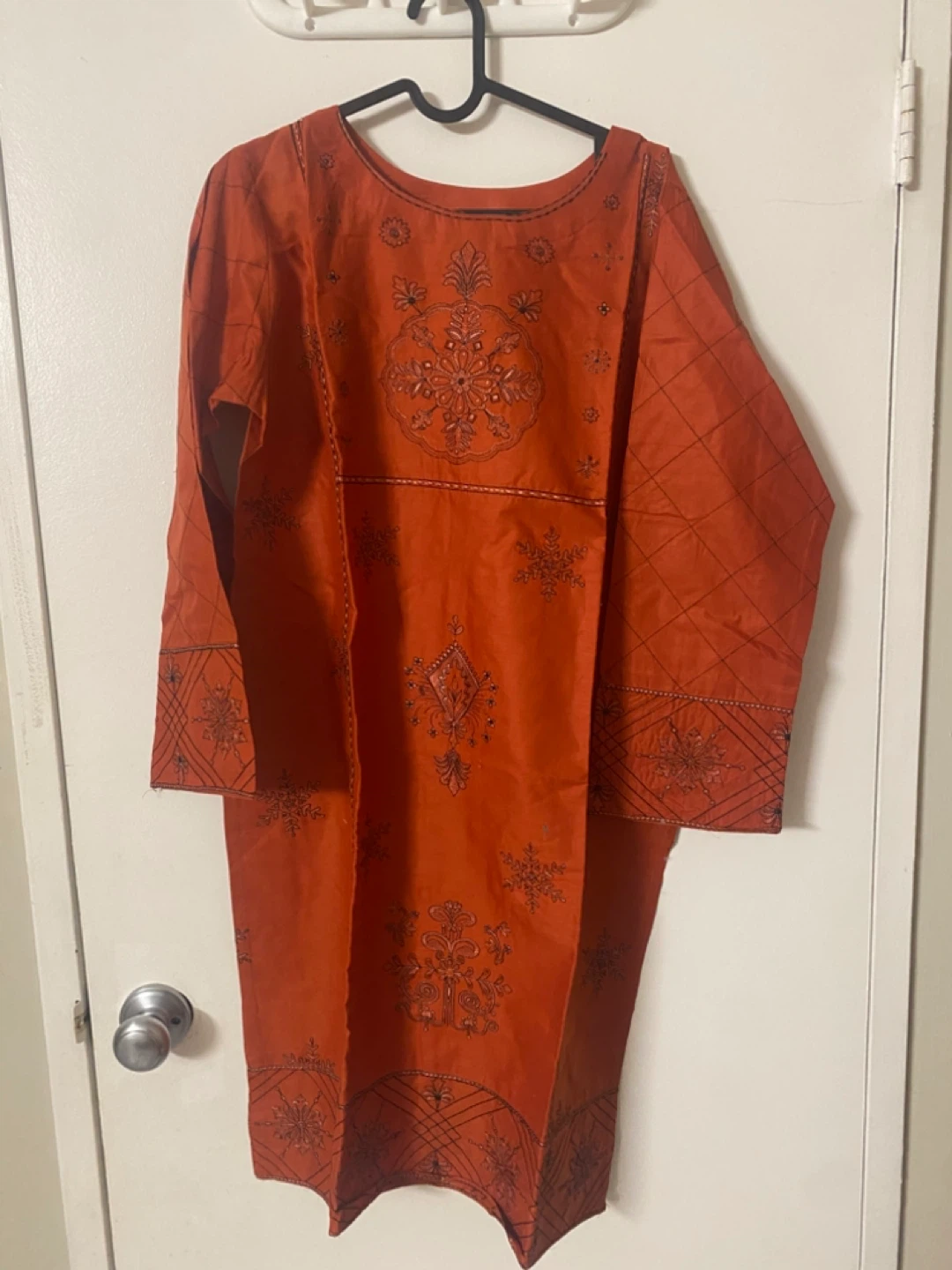Brand new Embroidered kurta and pant set - photo 5