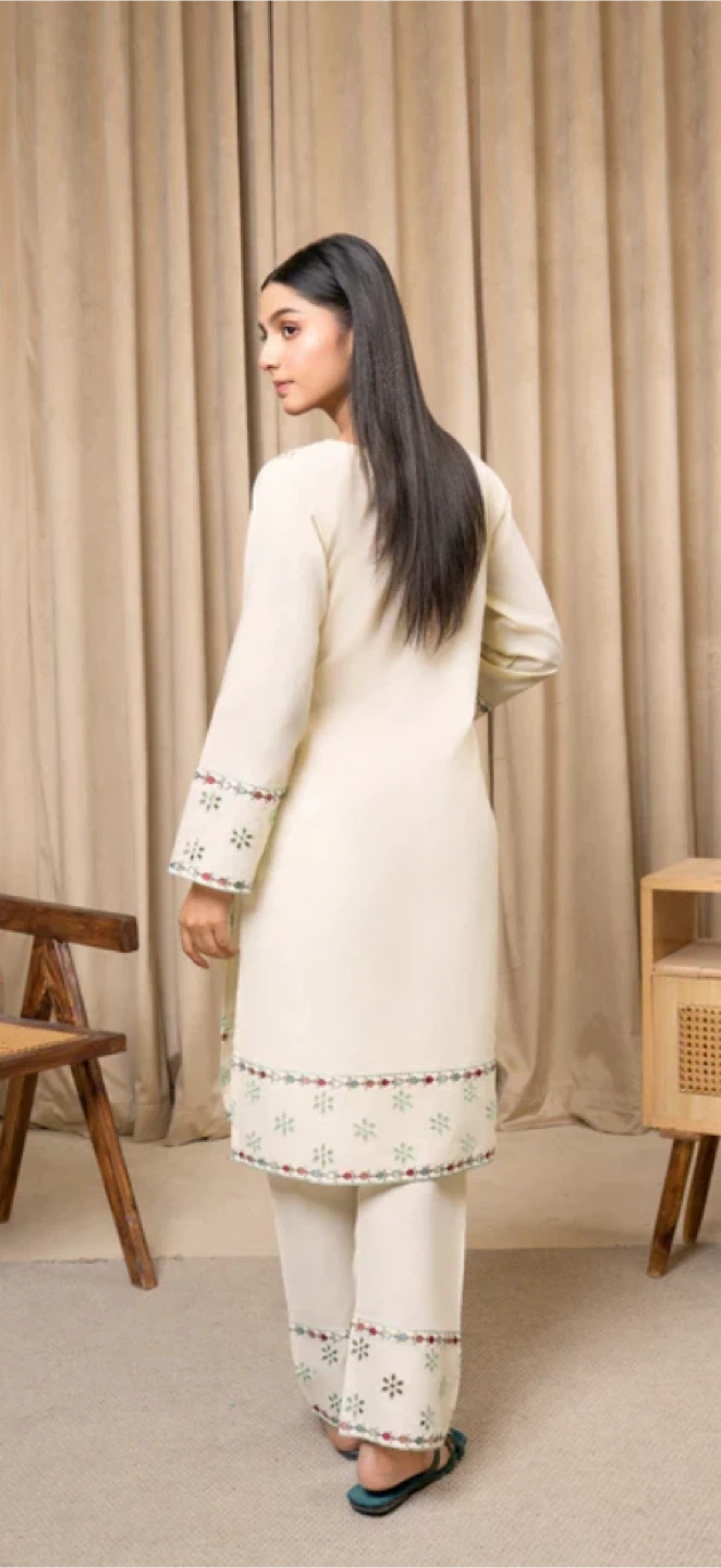 Brand new Cream Embroidered Kurti with Pants - photo 3