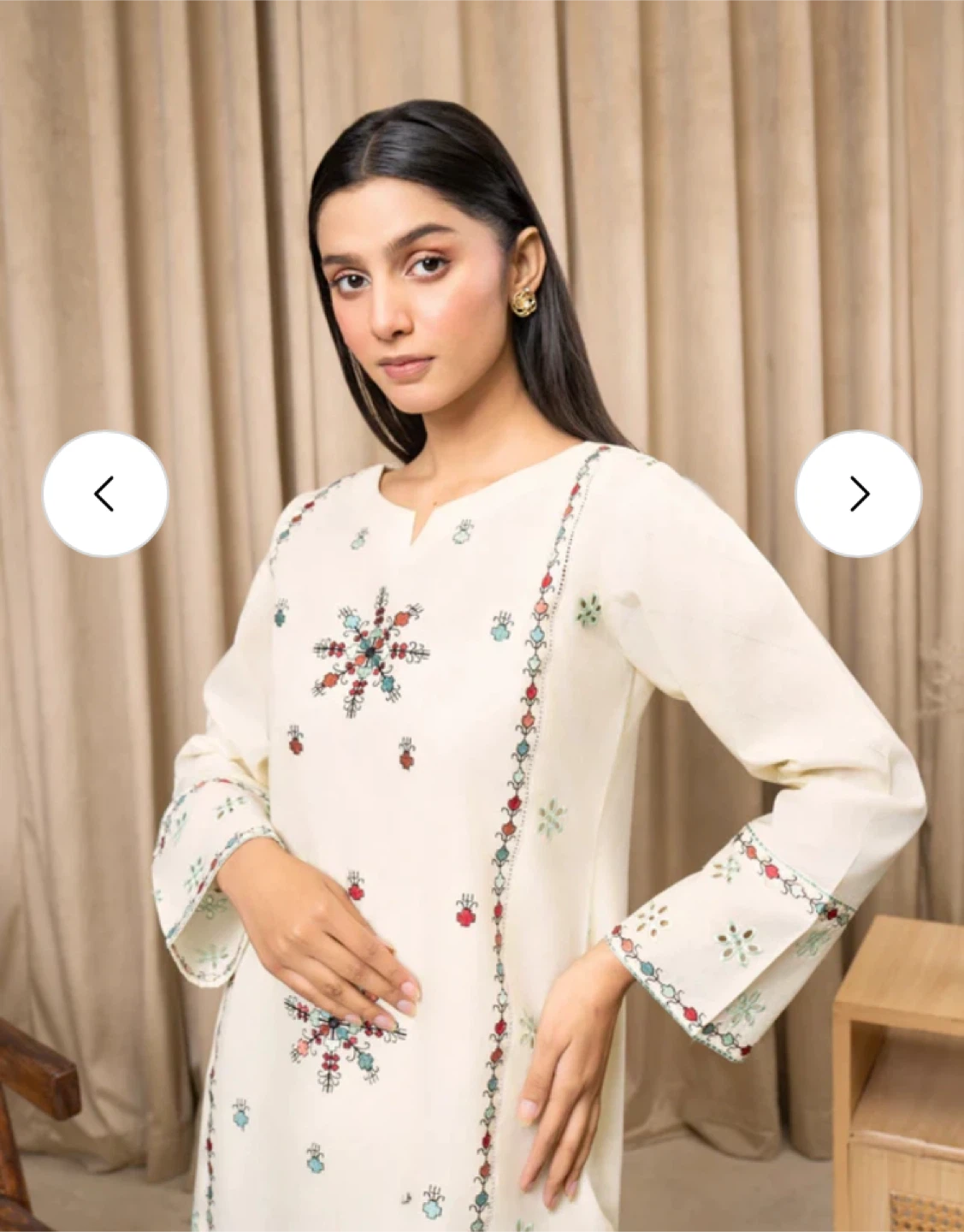 Brand new Cream Embroidered Kurti with Pants - photo 4