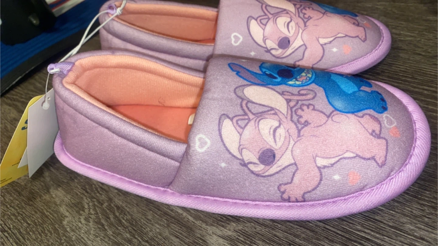 Disney Stitch Slippers - Size 2/3 - photo 5
