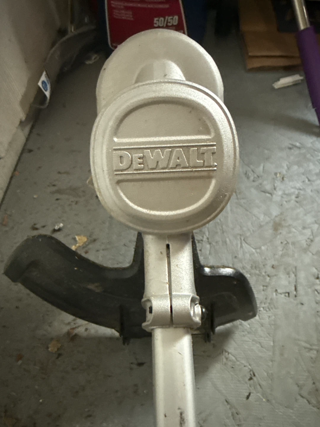 DEWALT 20V MAX Brushless String Trimmer - photo 3