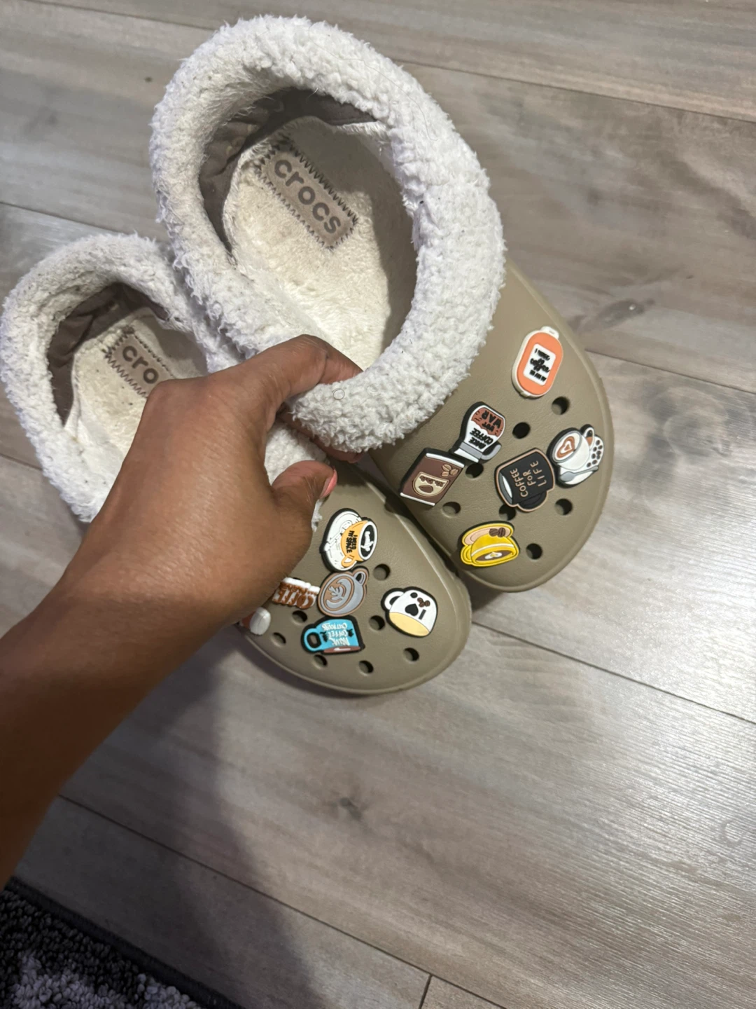 Crocs Lined Clogs with Coffee Charms - Size 8 - photo 5