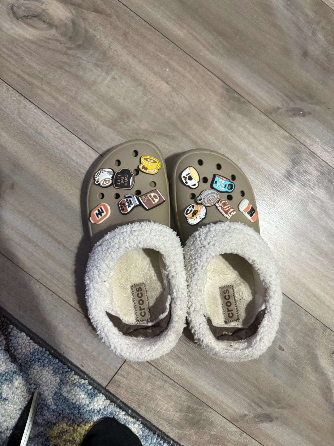 Crocs Lined Clogs with Coffee Charms - Size 8 - photo 3