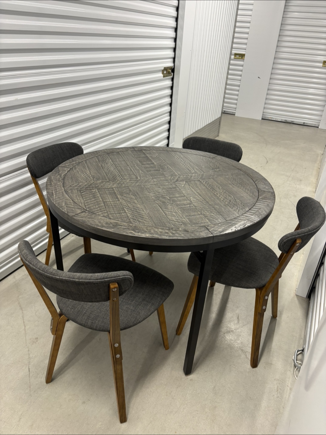 Can deliver—Beautiful dining set. - photo 4