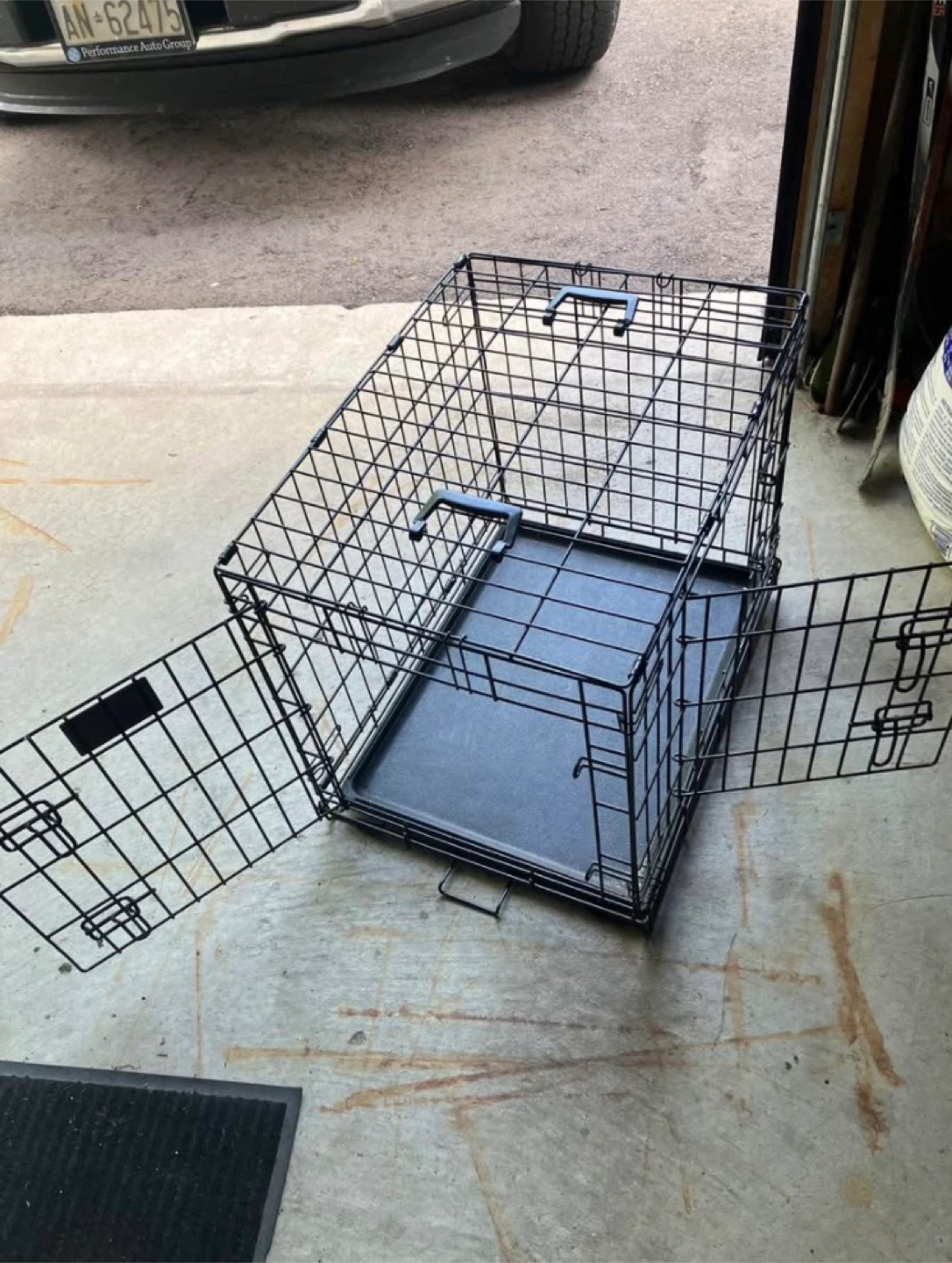 Wire Dog Crate with Tray 24 x18