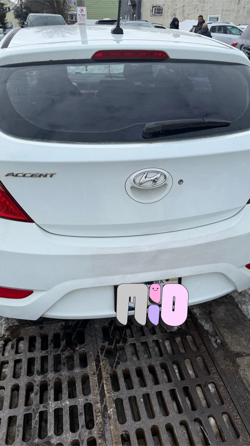 White Hyundai Accent 175 M 2012 Clean title - photo 3