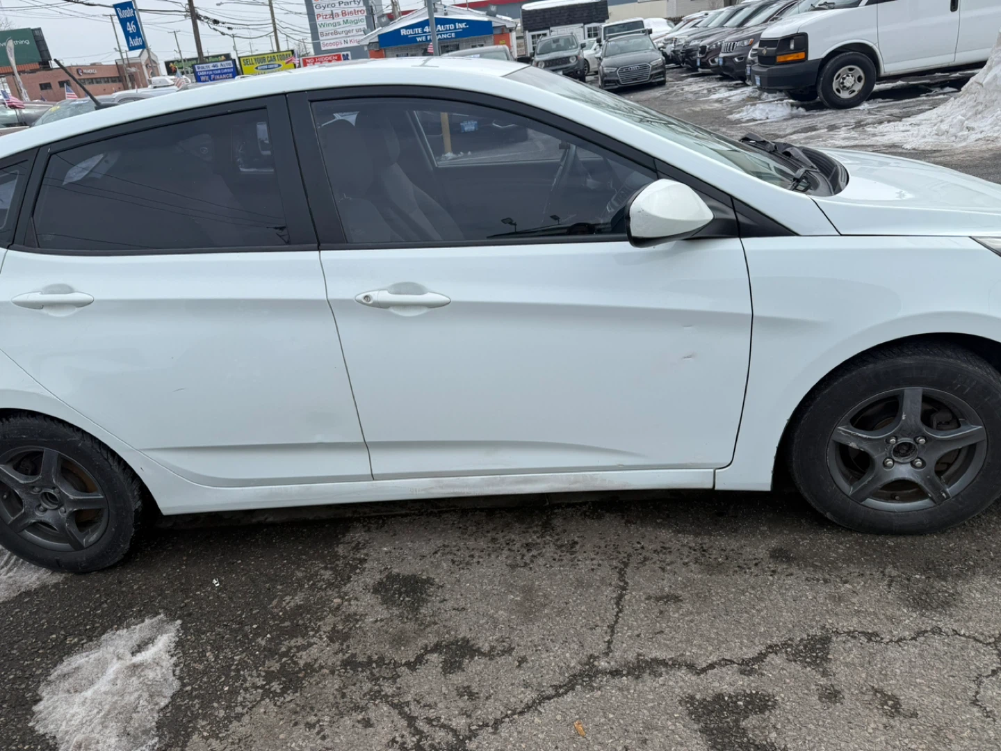White Hyundai Accent 175 M 2012 Clean title - photo 5