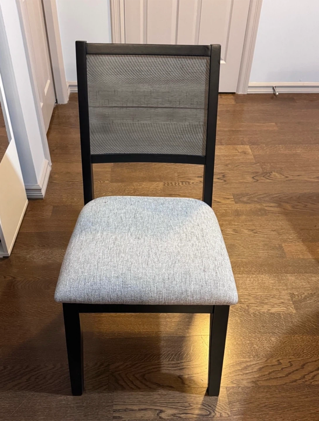 Round Dining Table and 4 Chairs Set - photo 3