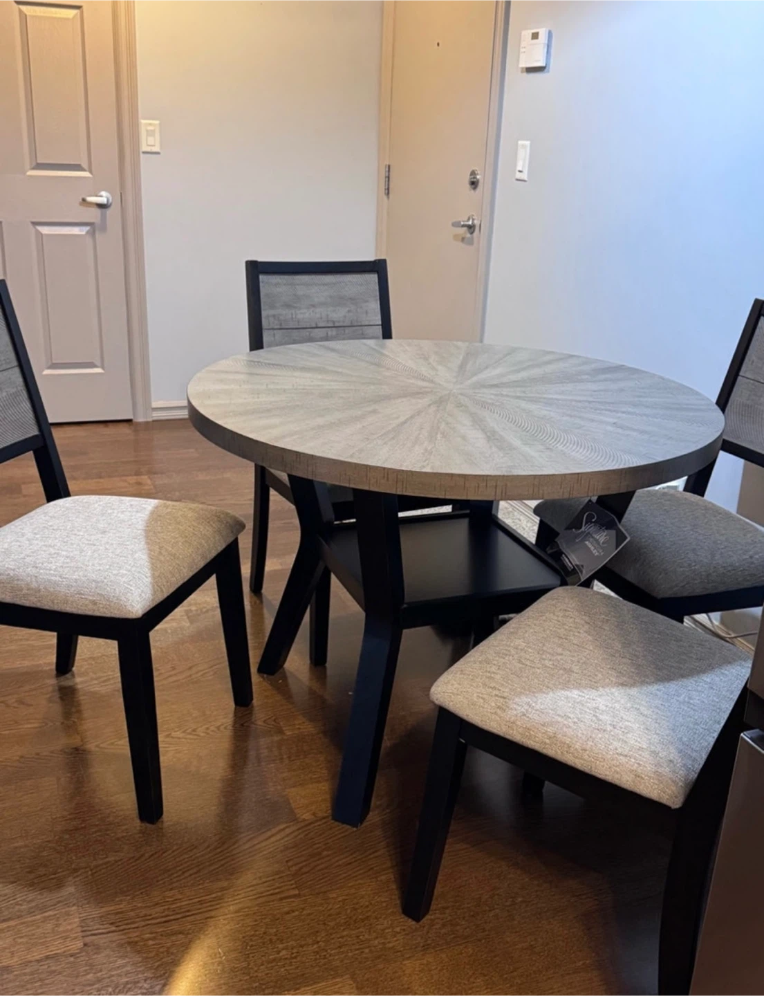 Round Dining Table and 4 Chairs Set - photo 4