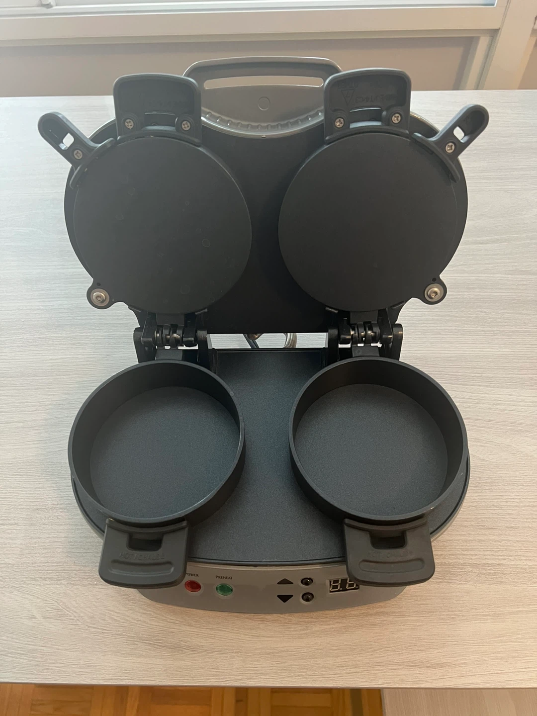 Hamilton Beach Dual Breakfast Sandwich Maker (Model 25490) - photo 2