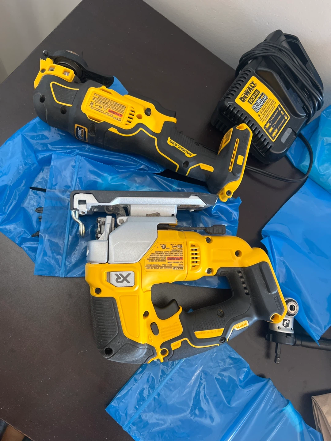 DeWalt 20V MAX Cordless Jigsaw with Oscillating Tool and Charger