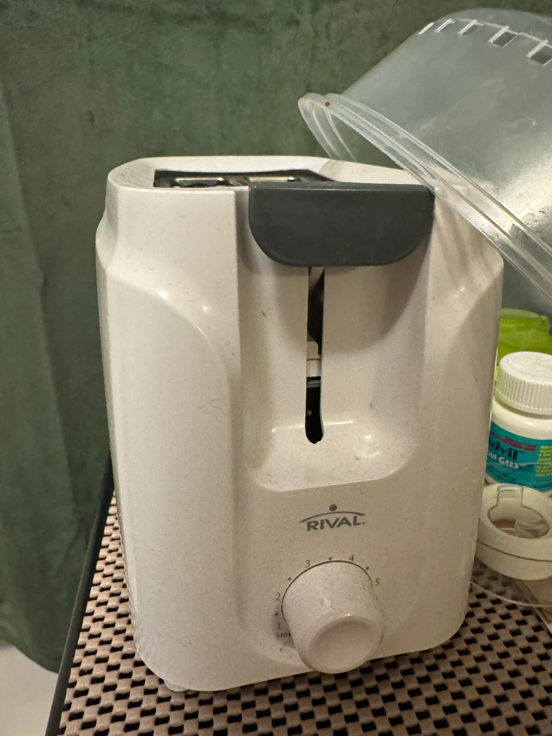 RIVAL White 2-Slice Toaster