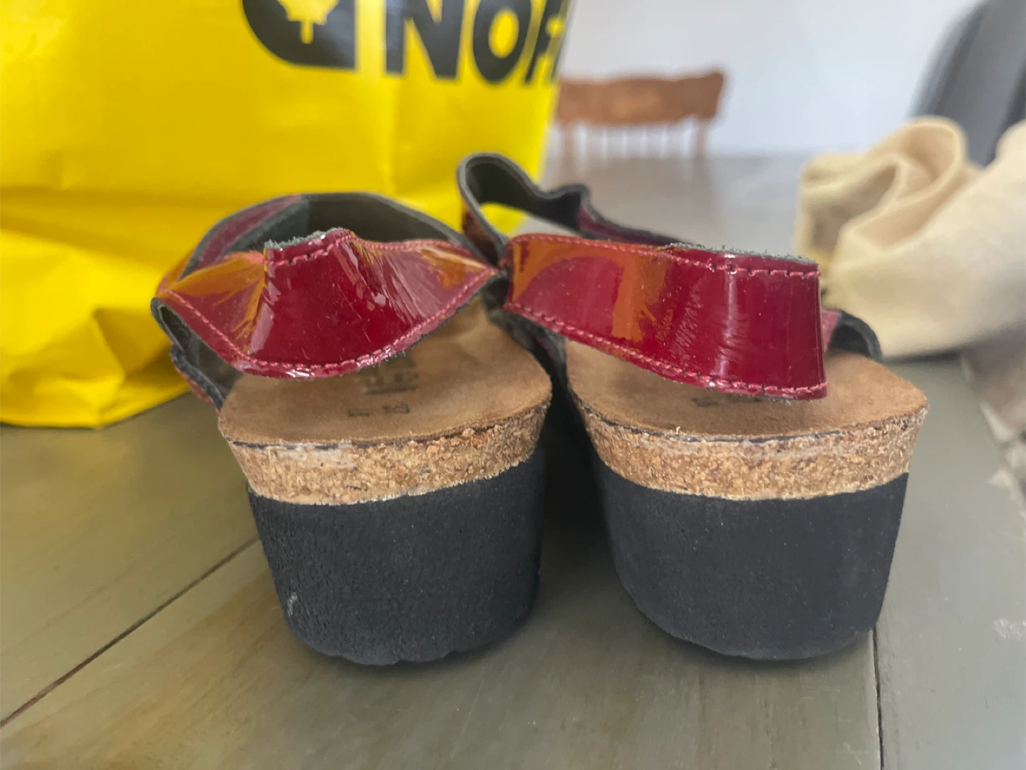 Naot Women's Red Patent Leather Sandals Size 37 - photo 4