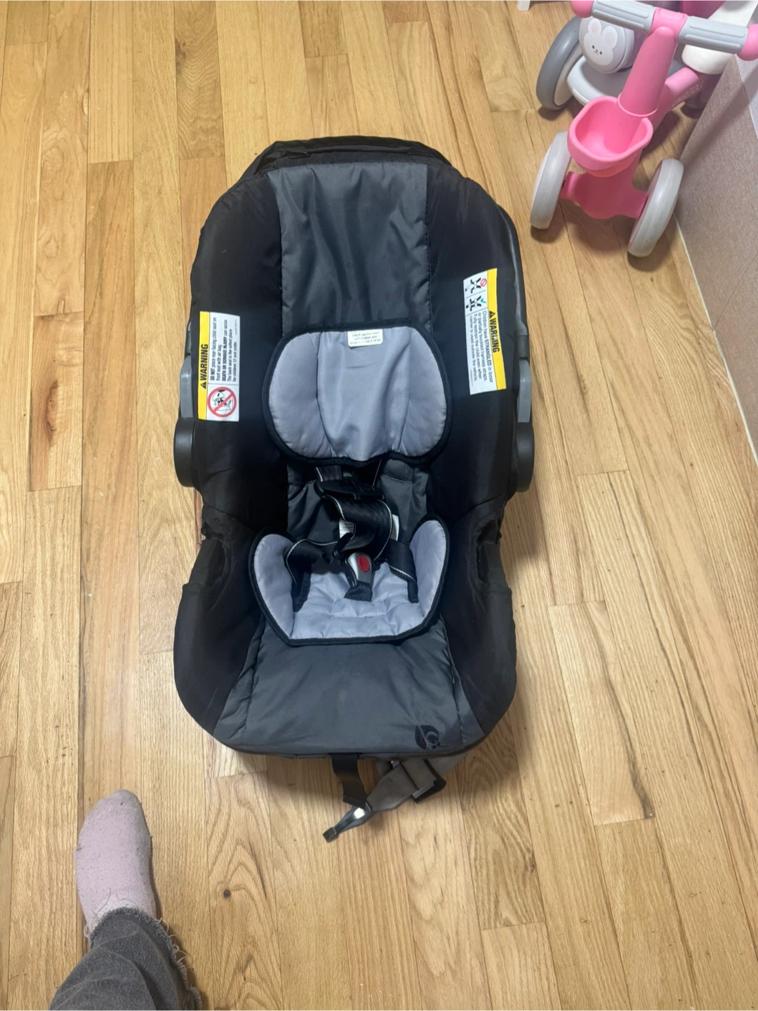 Baby trend Car seat with base