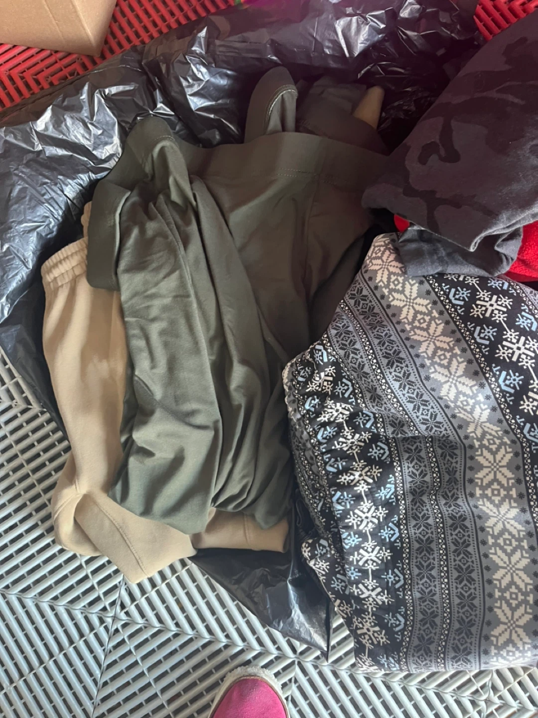 Assorted Women's Athletic Wear Bundle - photo 3
