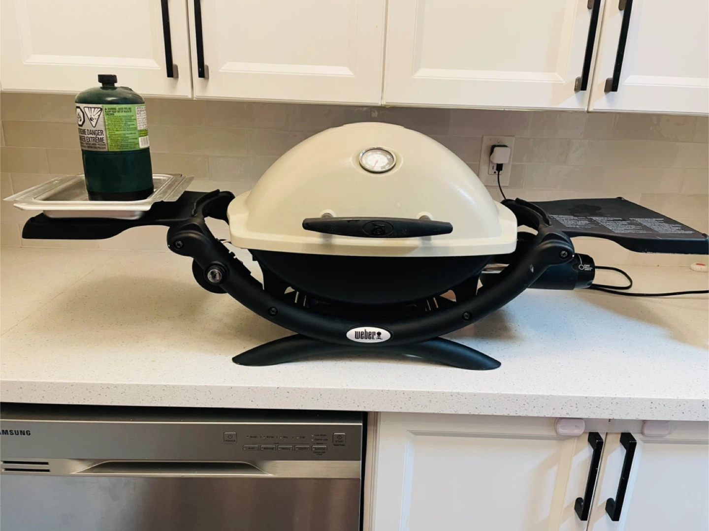 Weber Q Series Q 1200 Portable Propane Grill - photo 3