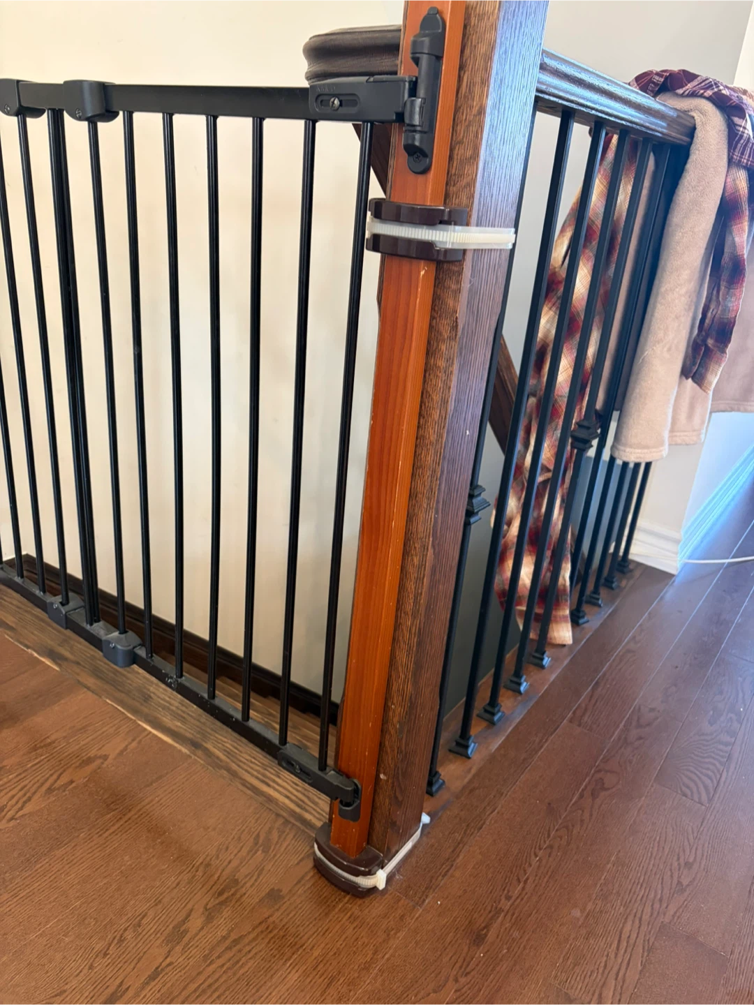 Baby Gate with banister converter - photo 2