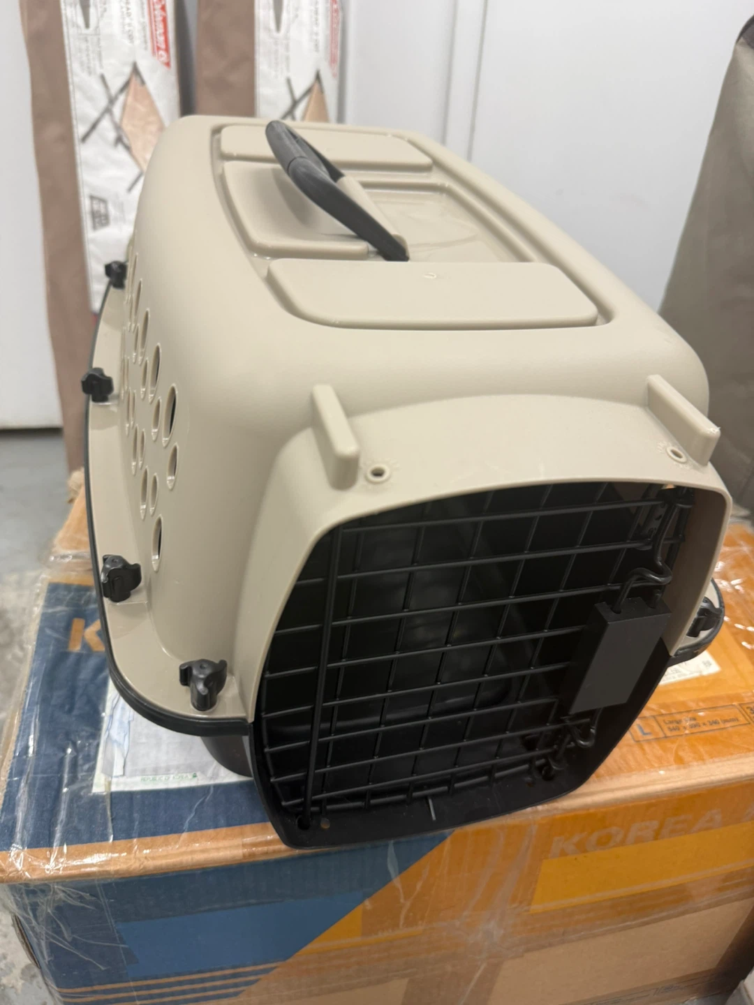 Plastic Pet Carrier