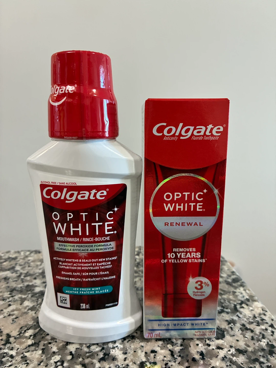 Colgate Optic White Toothpaste & Mouthwash Bundle